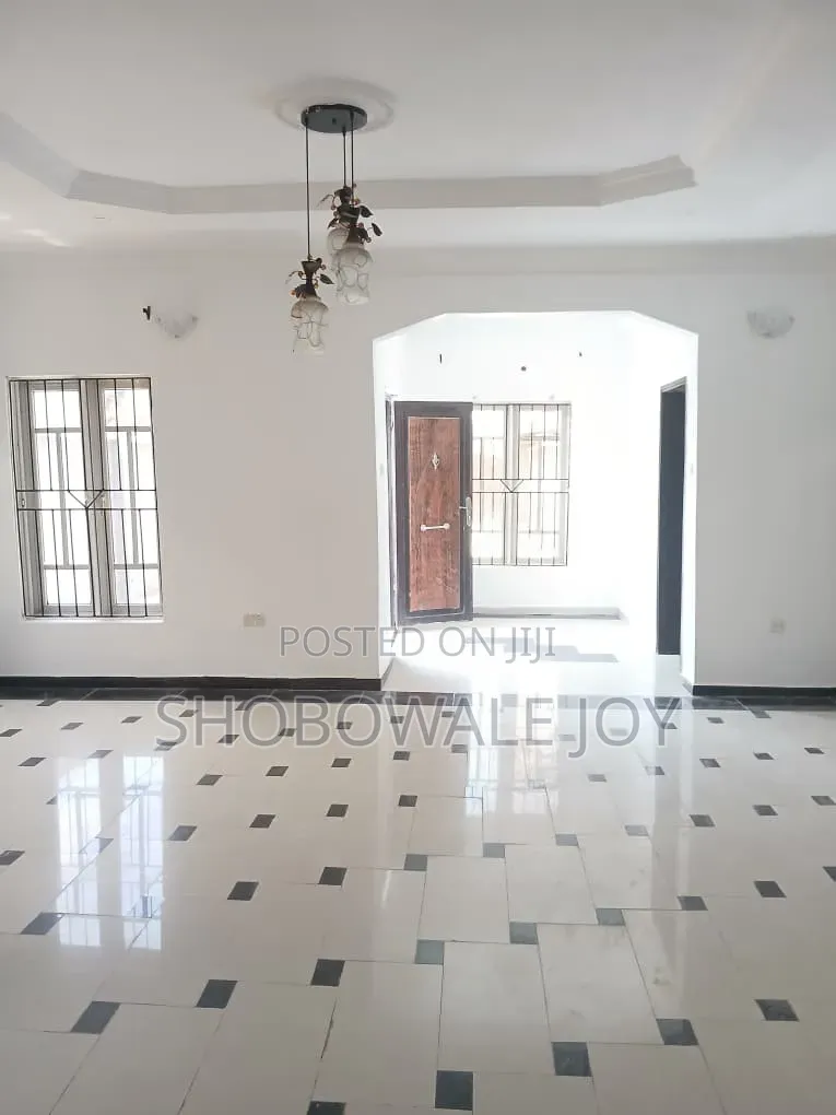 5bdrm Duplex in Ologolo for rent in Ologolo