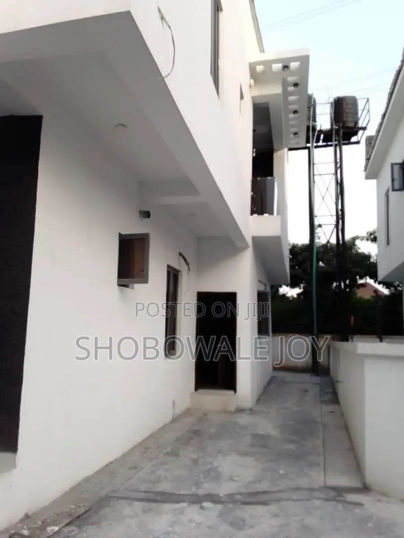 5bdrm Duplex in Thomas Estate Ajah for sale in Thomas Estate