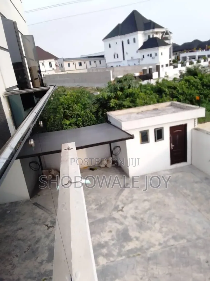 5bdrm Duplex in Thomas Estate Ajah for sale in Thomas Estate