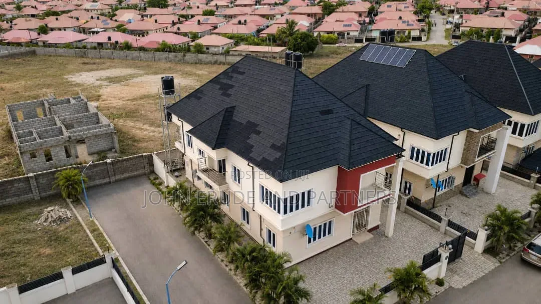 5bdrm Duplex in Aiben Estate, FHA for sale in FHA