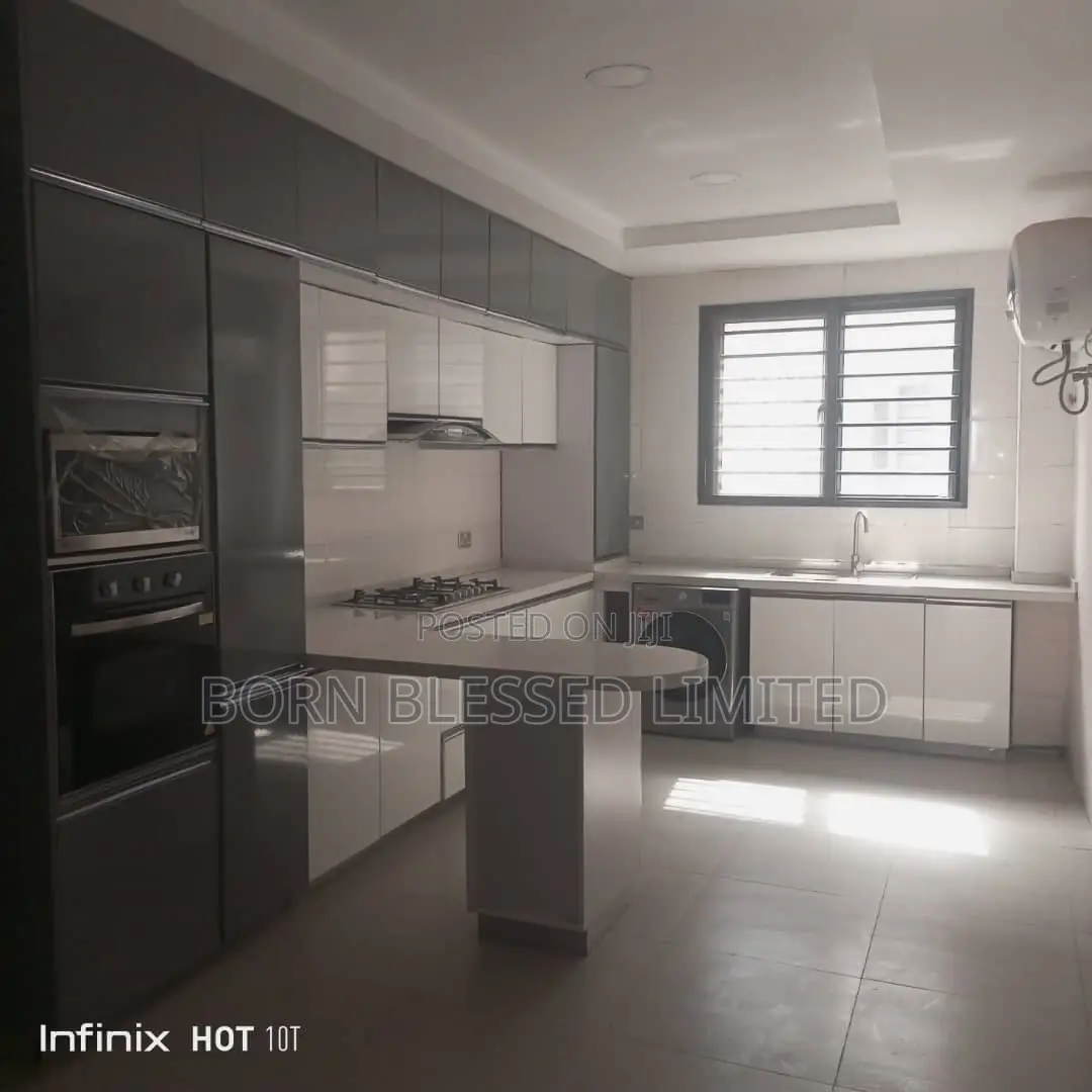 3bdrm Block of Flats in Old Ikoyi for rent in Ikoyi
