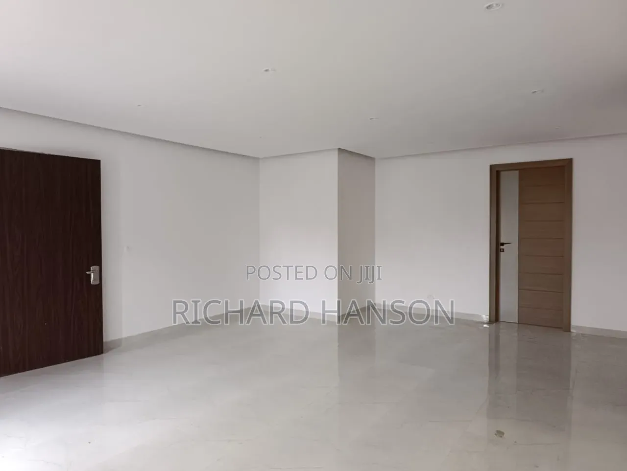 3bdrm Apartment in Parkview for sale in Parkview Estate