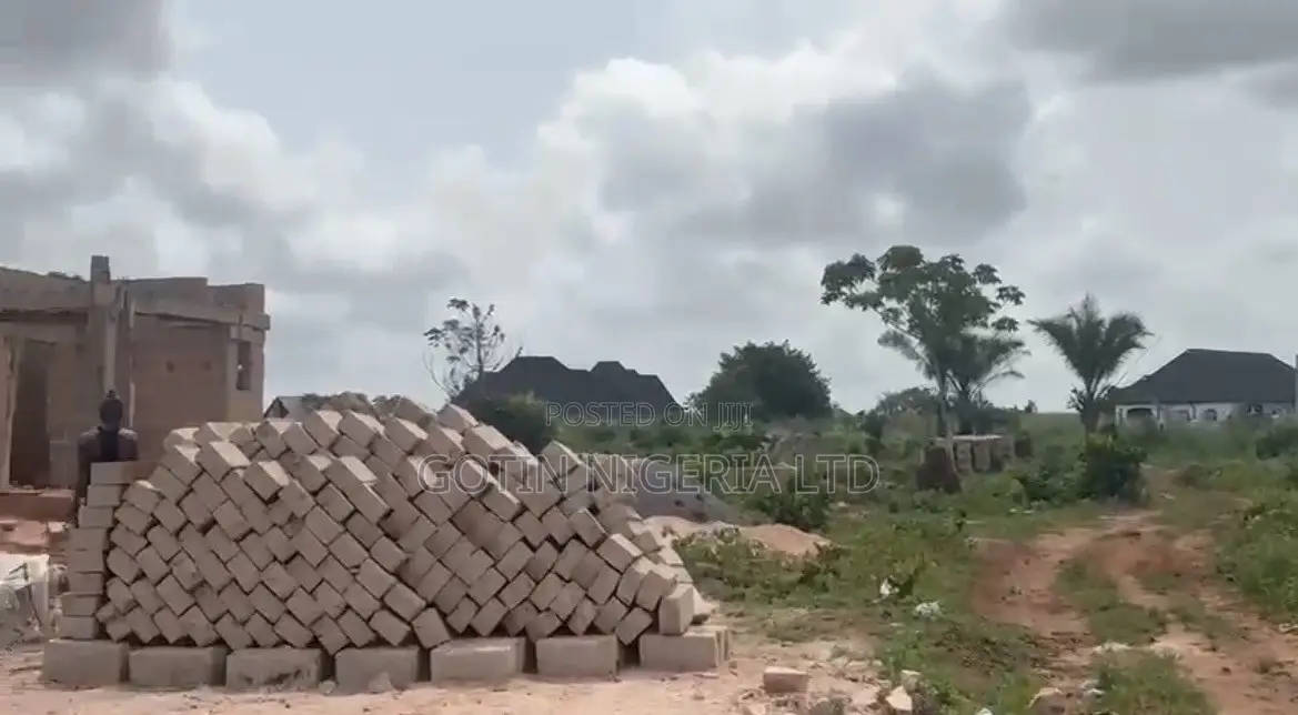 100×100ft Land, 5 Poles From Tarred Road, Iguadolor in Benin City