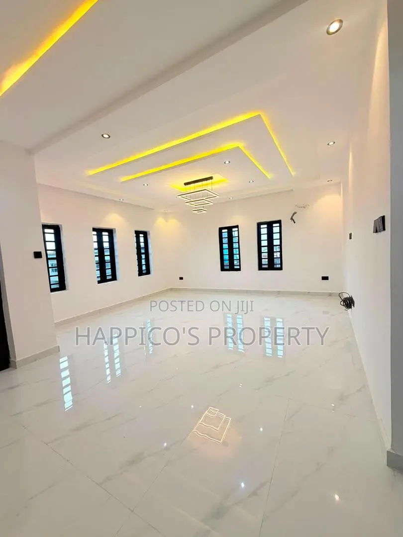 3bdrm Apartment in Ifako-Gbagada for sale in Ifako-Gbagada