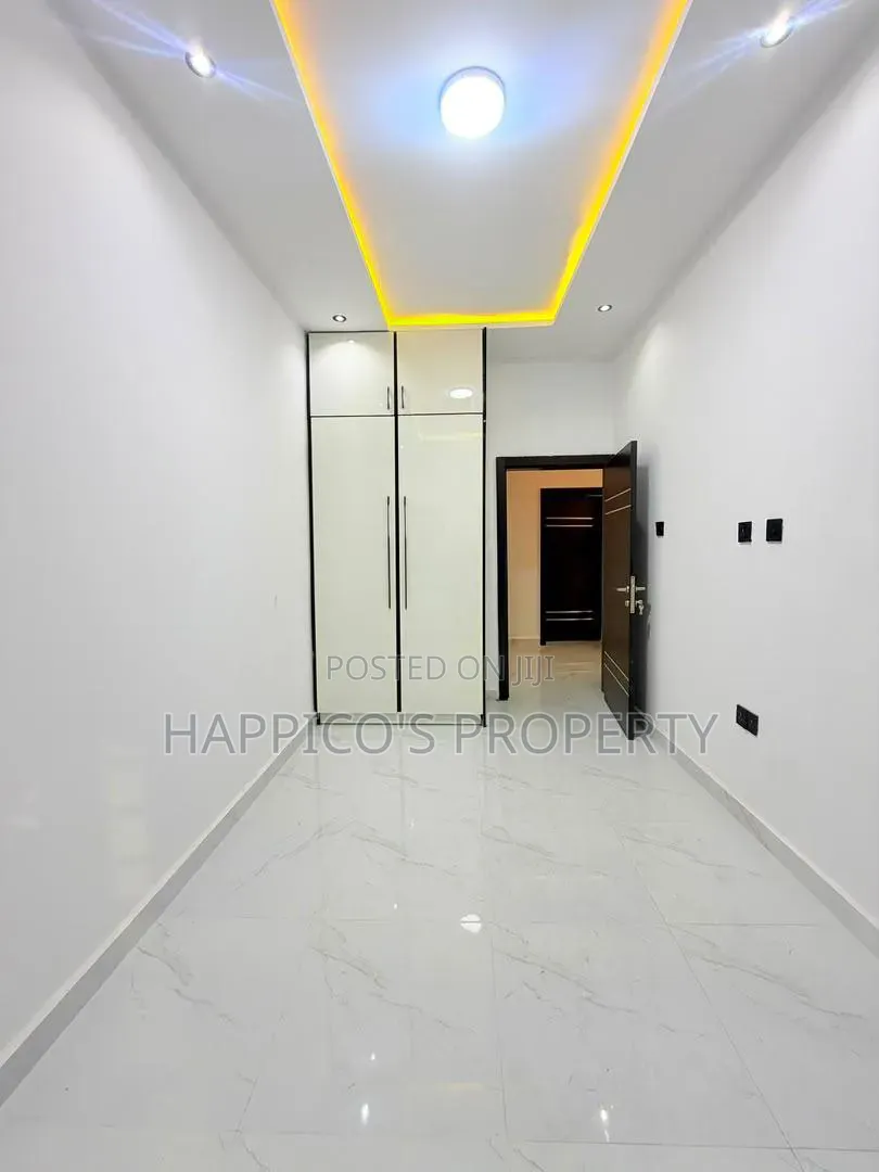 3bdrm Apartment in Ifako-Gbagada for sale in Ifako-Gbagada