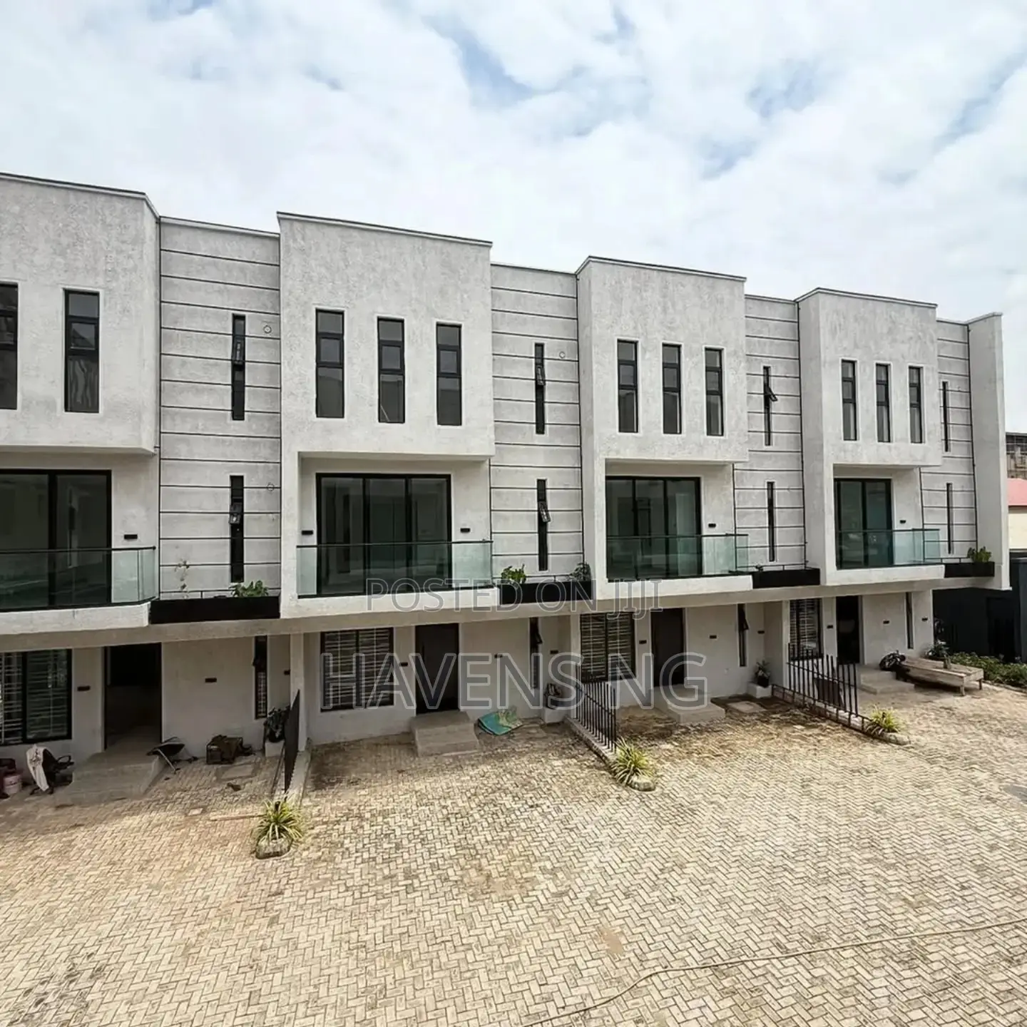 4bdrm Duplex in Ikate for sale in Ikate