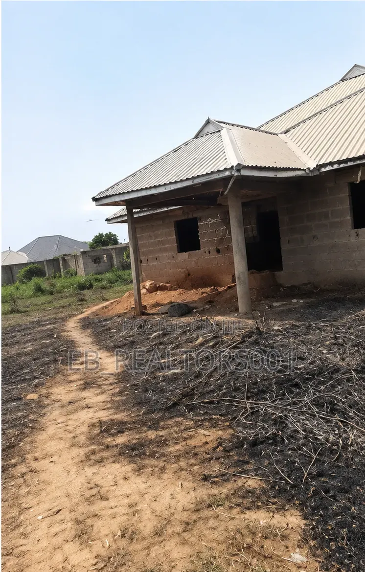 5bdrm House in Benin City for sale in Benin City