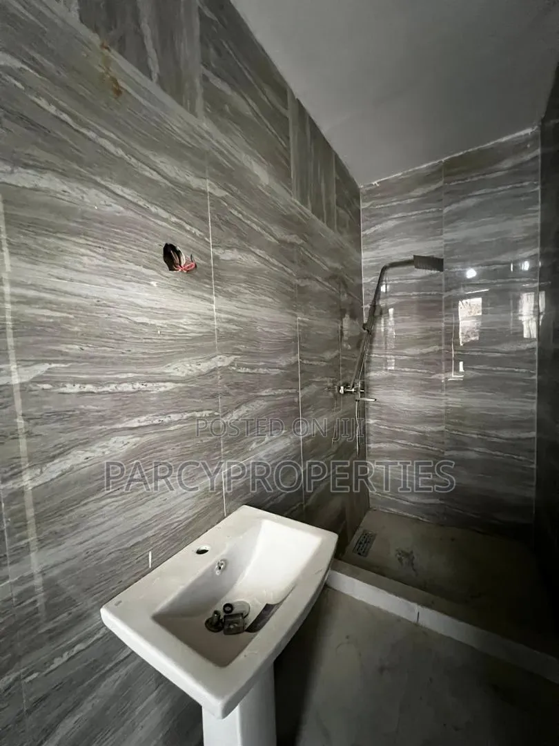 4bdrm Duplex in Coopeast Estate, Lekki Phase 1 for rent in Lekki Phase 1