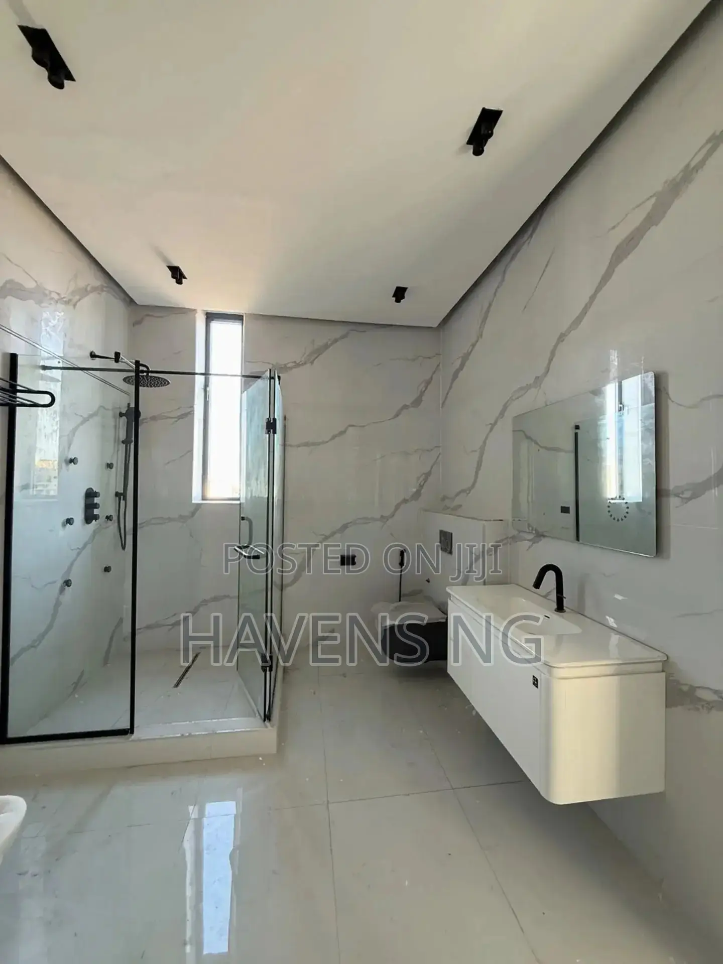 5bdrm Duplex in Lekki Phase 1 for sale in Lekki Phase 1
