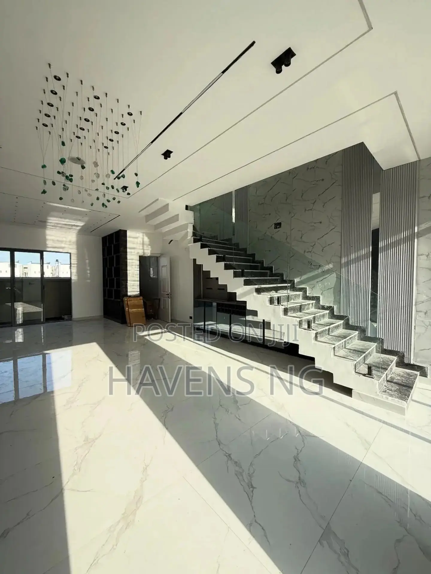 5bdrm Duplex in Lekki Phase 1 for sale in Lekki Phase 1