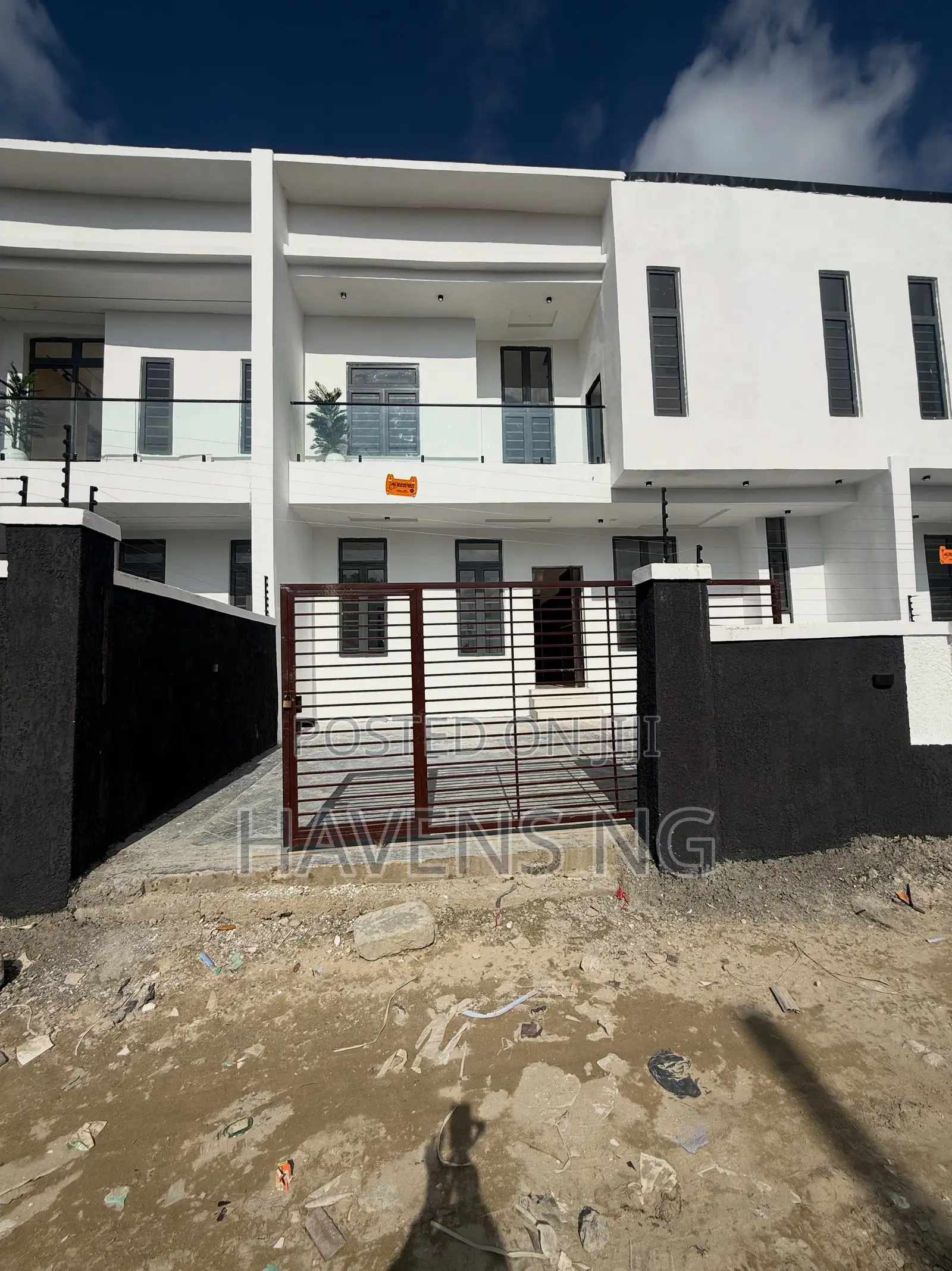 3bdrm Duplex in Sangotedo for sale in Sangotedo