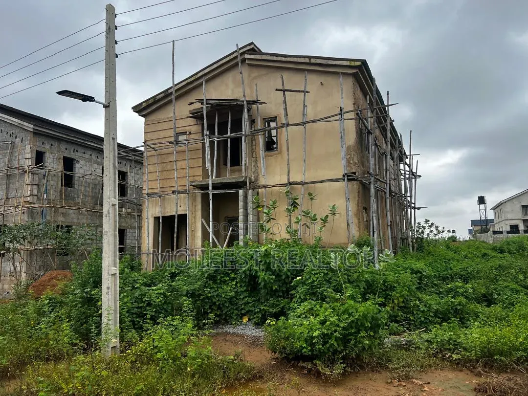 5bdrm Duplex in Shalom Estate, Lugbe District for sale in Lugbe District