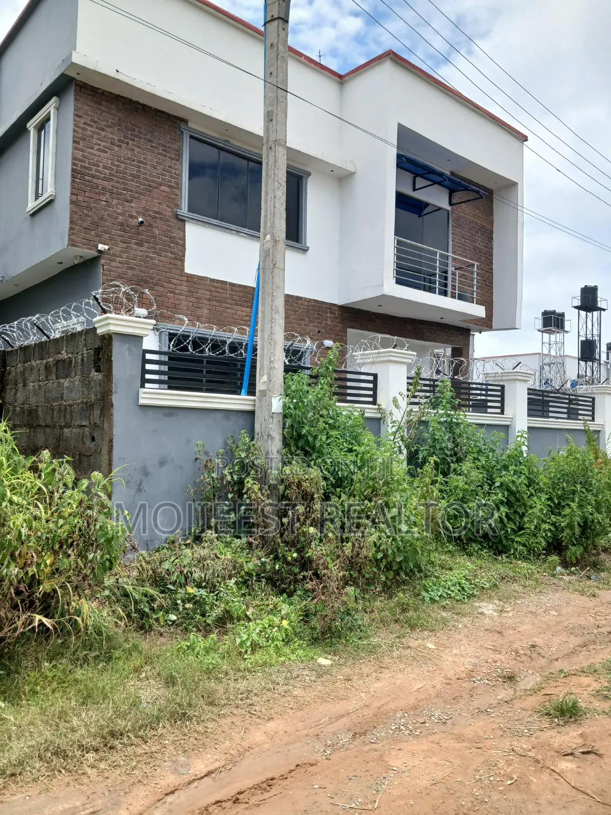 5bdrm Duplex in Crown Vista Estate, Lugbe District for rent in Lugbe District