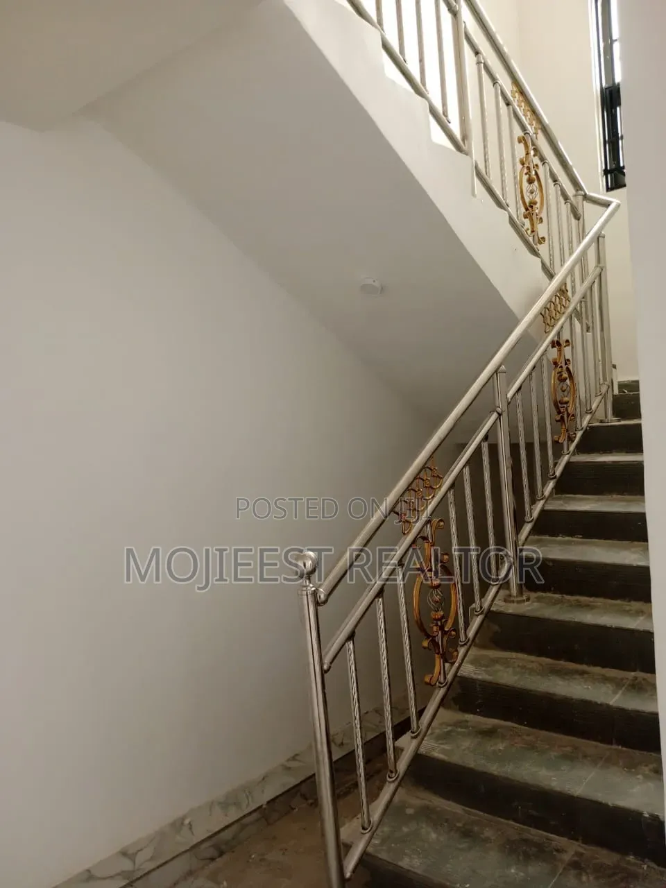 5bdrm Duplex in Crown Vista Estate, Lugbe District for rent in Lugbe District