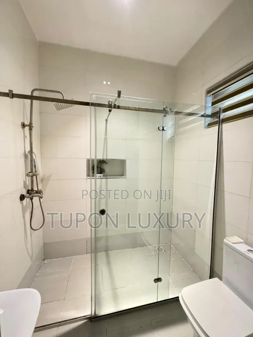 Luxury 1 Bedroom Duplex in a Save and Secured Environment in Lekki Phase 1