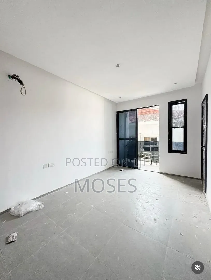 2bdrm Maisonette in Inside An Access, Ikate-Elegushi for rent in Ikate-Elegushi