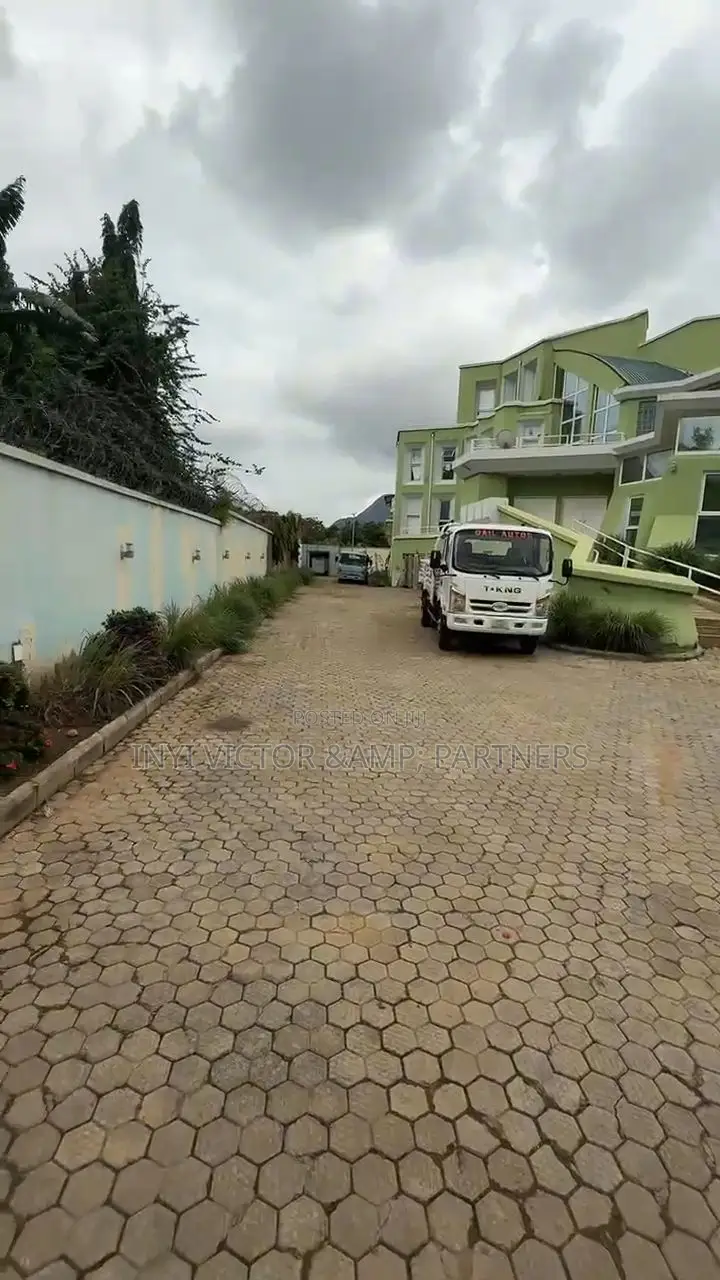7bdrm Duplex in Maitama for sale in Maitama