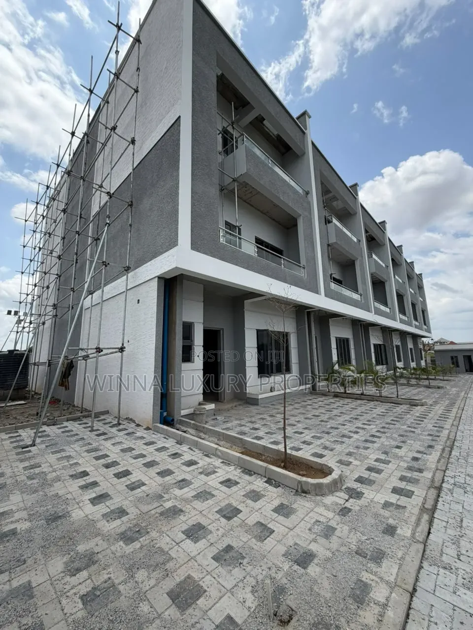 5bdrm Townhouse/Terrace in By Nizamiye, Idu Industrial for sale in Idu Industrial