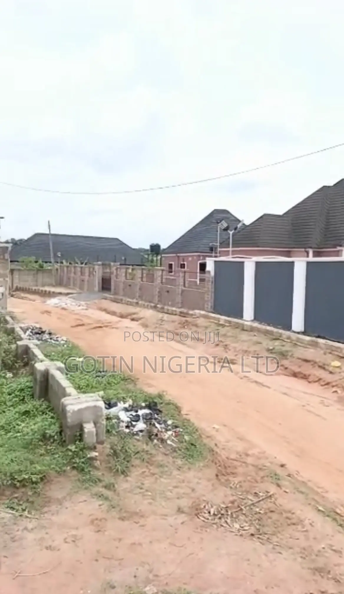 Distress Sale: 100×100ft Land, 5 Poles From Tarred Road in Benin City