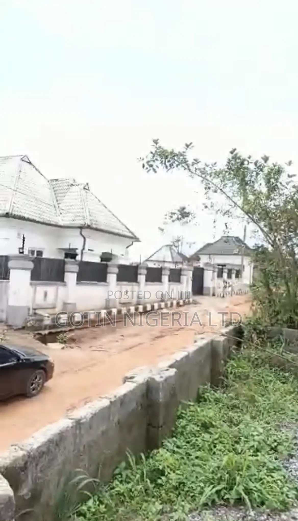 Distress Sale: 100×100ft Land, 5 Poles From Tarred Road in Benin City