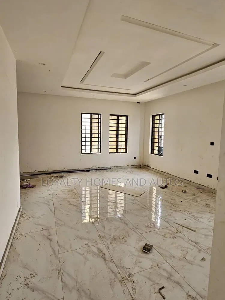 4bdrm Duplex in Adeniyi Jones for sale in Adeniyi Jones