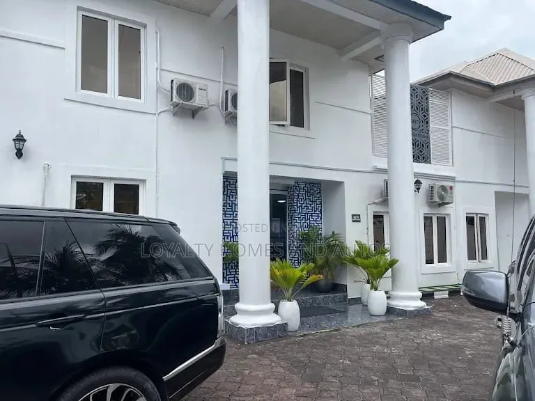 10bdrm House in Lekki Phase 1 for sale in Lekki Phase 1