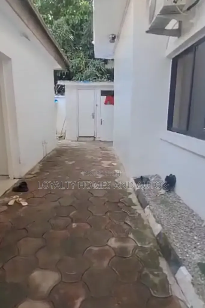 10bdrm House in Lekki Phase 1 for sale in Lekki Phase 1