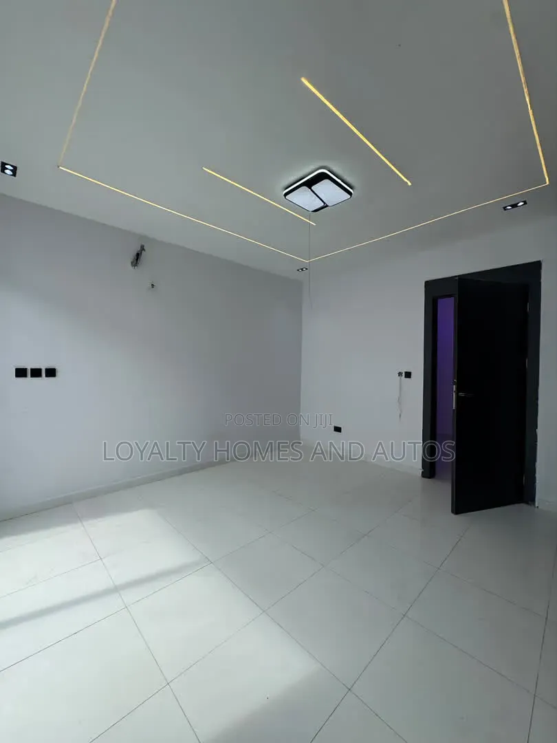 10bdrm House in Lekki Phase 1 for sale in Lekki Phase 1