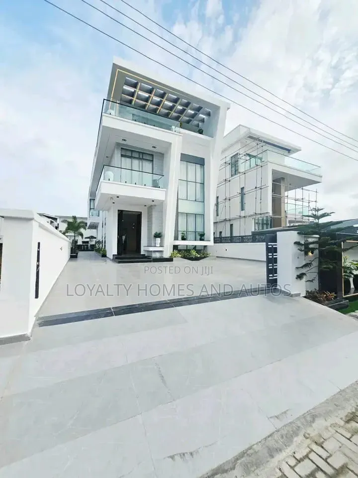 5bdrm House in Osapa london for sale in Osapa london