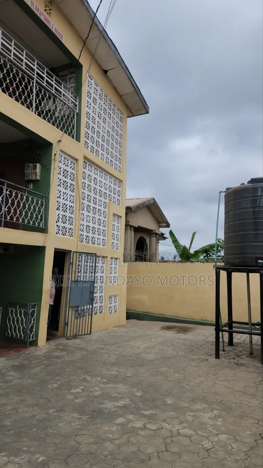 16bdrm Block of Flats in Bolumole, Ring Road, Ibadan for sale in Ibadan