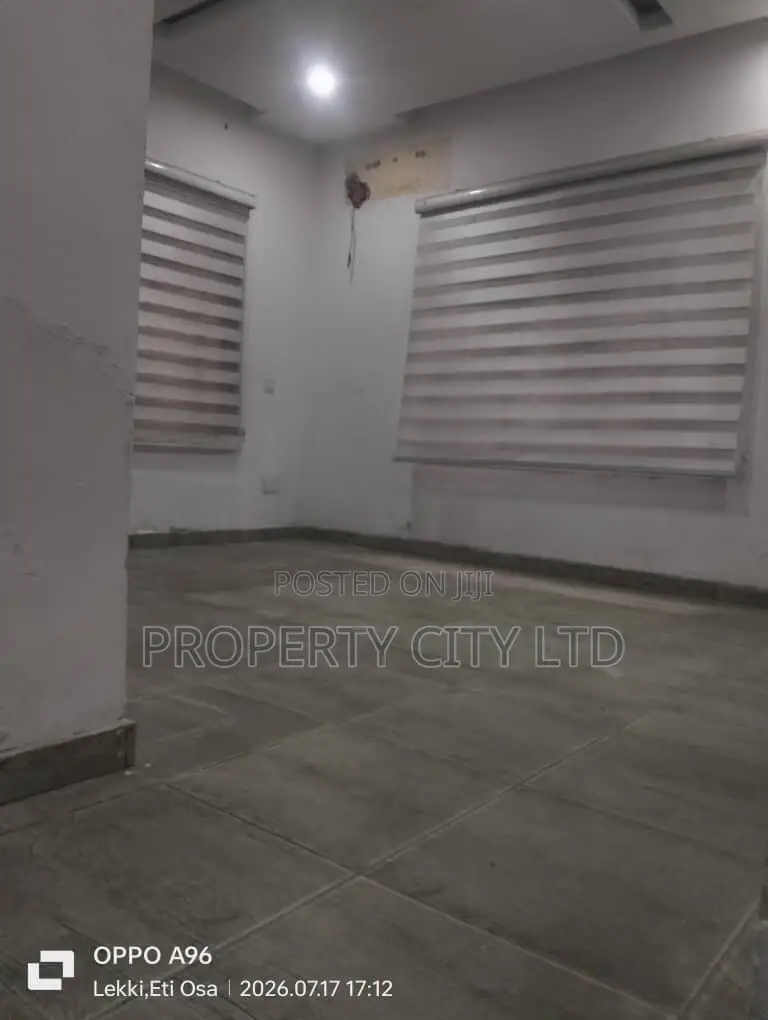 4bdrm Block of Flats in Ologolo for sale in Ologolo