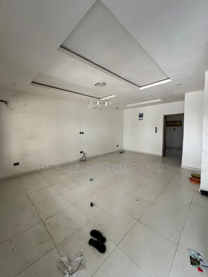 4bdrm Duplex in Chevron for rent in Chevron