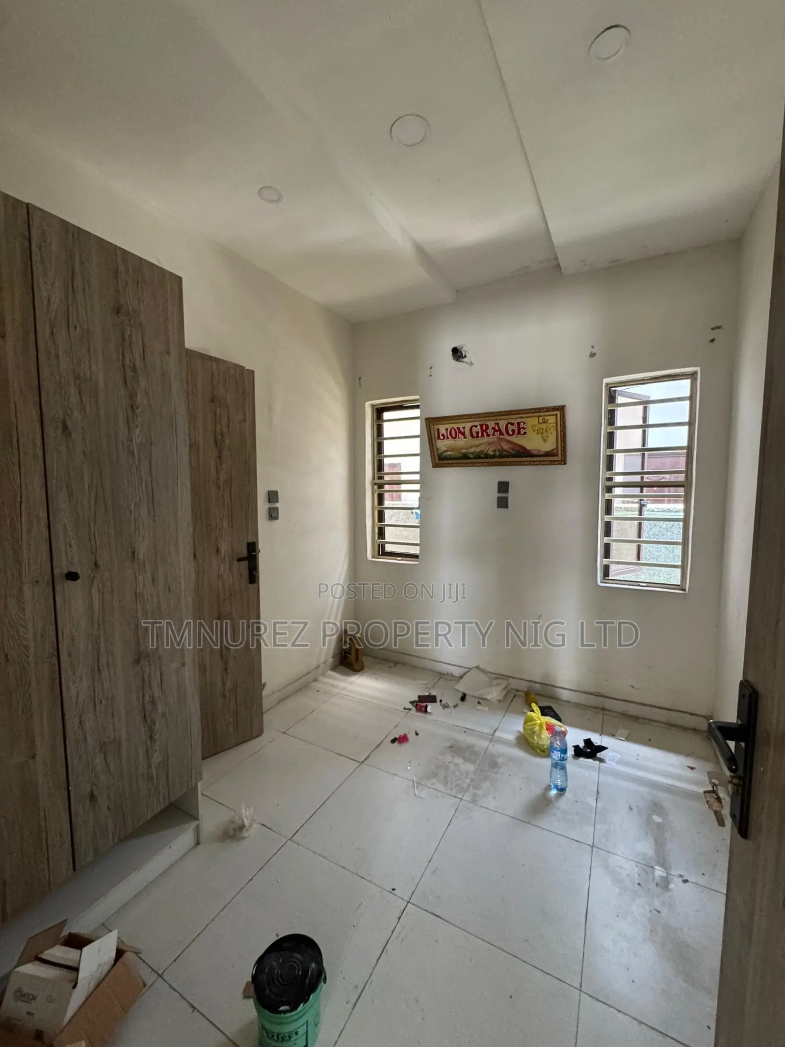 4bdrm Duplex in Chevron for rent in Chevron