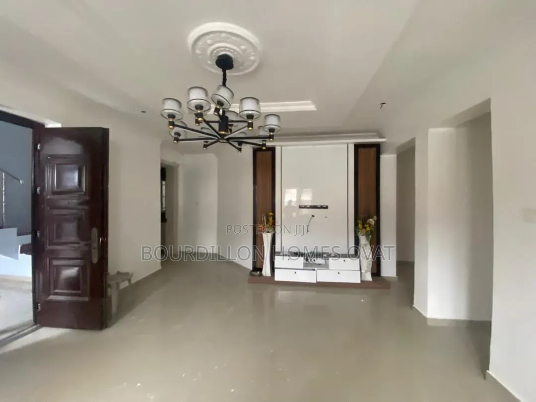 3bdrm Apartment in Osapa London Lekki for rent in Osapa london