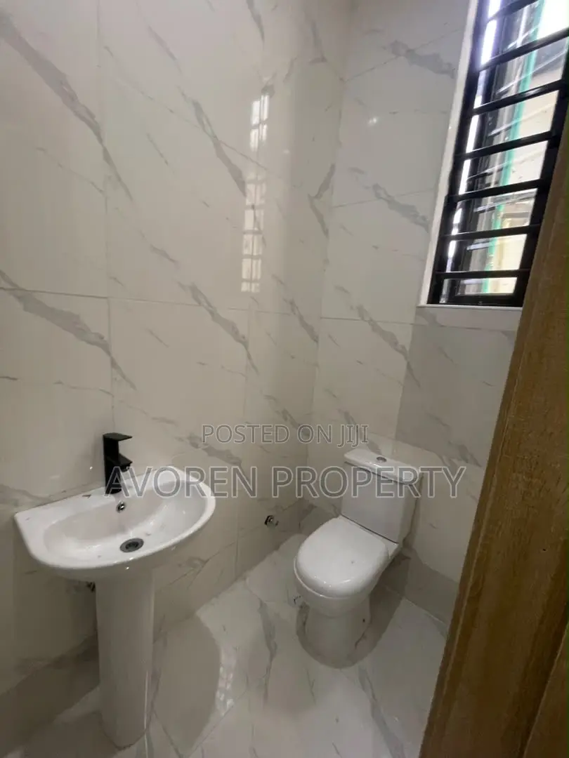 4bdrm Apartment in Ajah for sale in Ajah