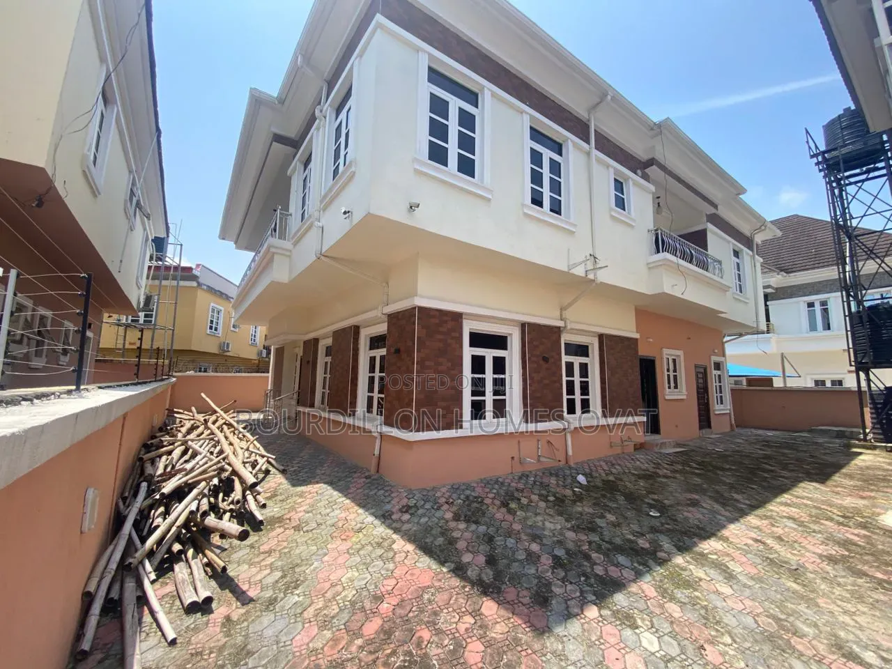 5bdrm Duplex in Lekki County Road for rent in Lekki Expressway