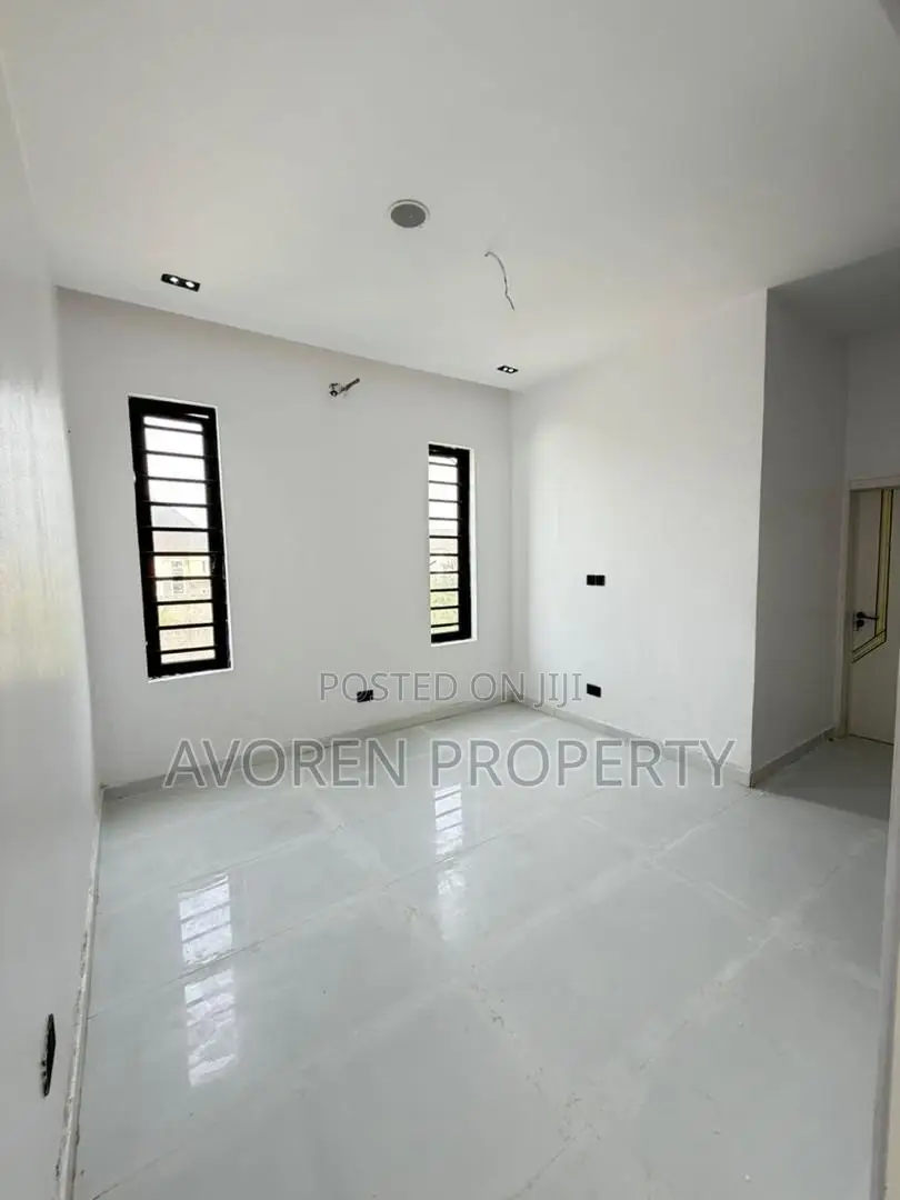 4bdrm Apartment in Ilaje for sale in Ilaje