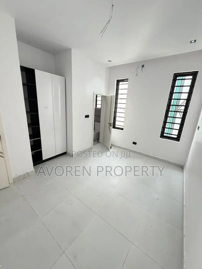 4bdrm Apartment in Ilaje for sale in Ilaje