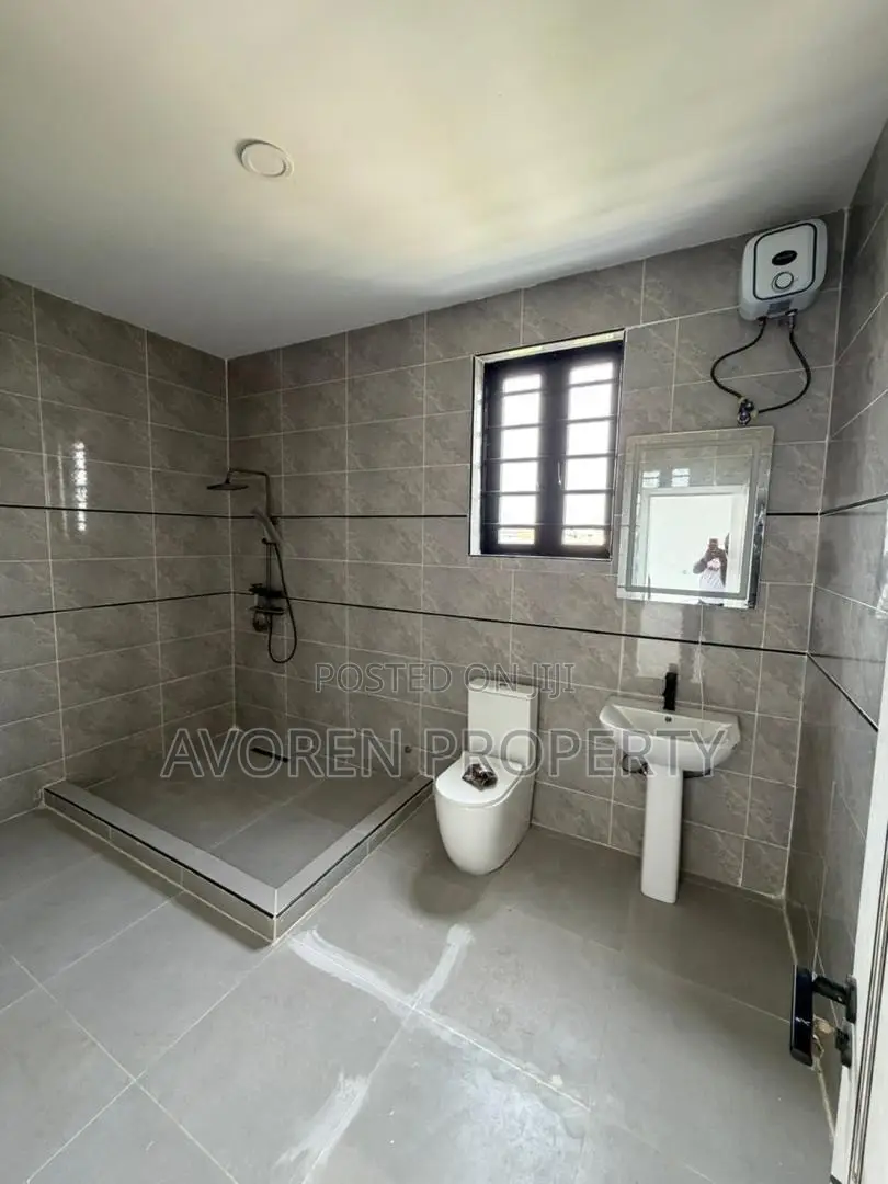 4bdrm Apartment in Ilaje for sale in Ilaje