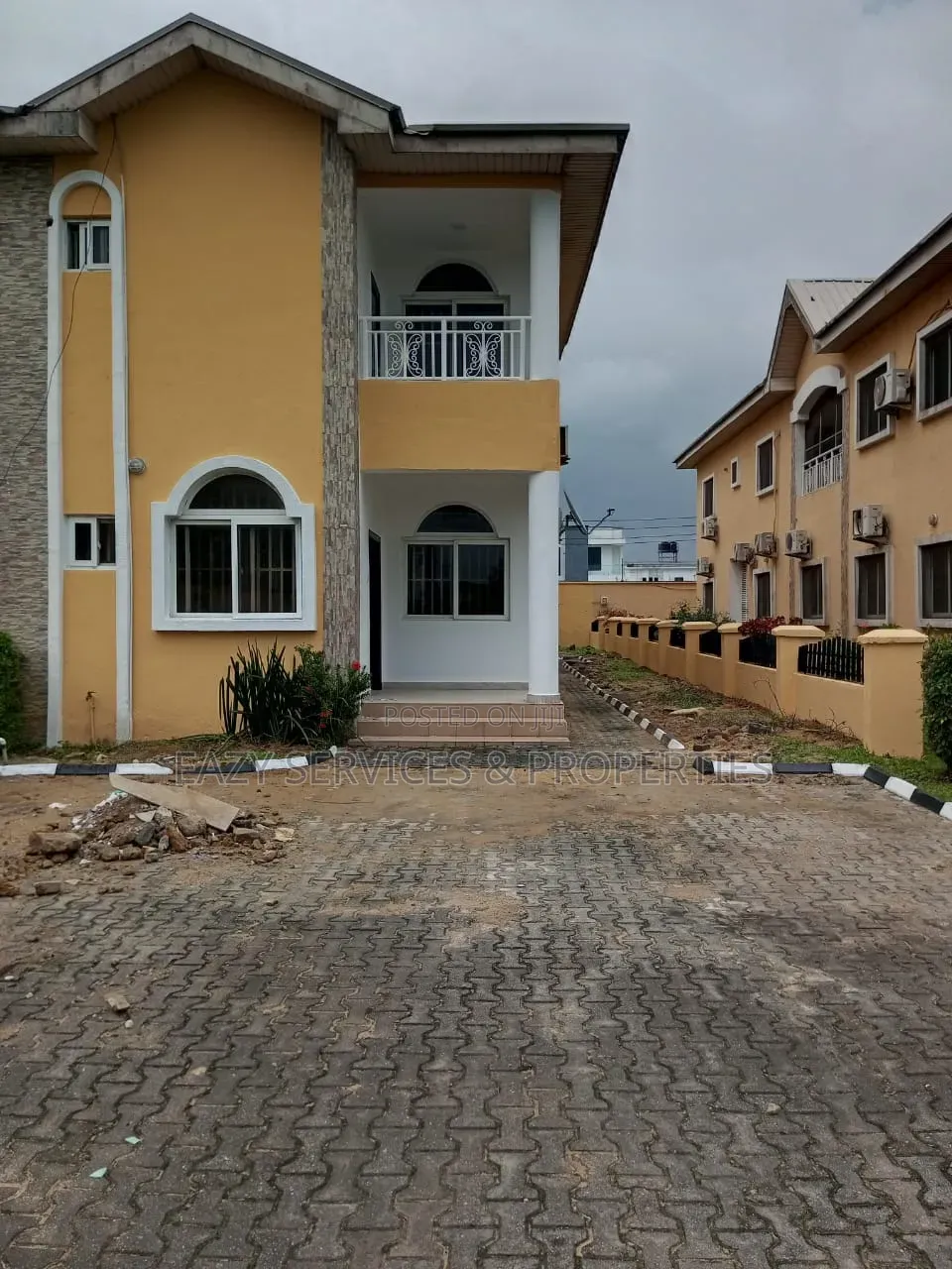 4bdrm Duplex in Inoyo Estate for rent in Abraham Adesanya Estate