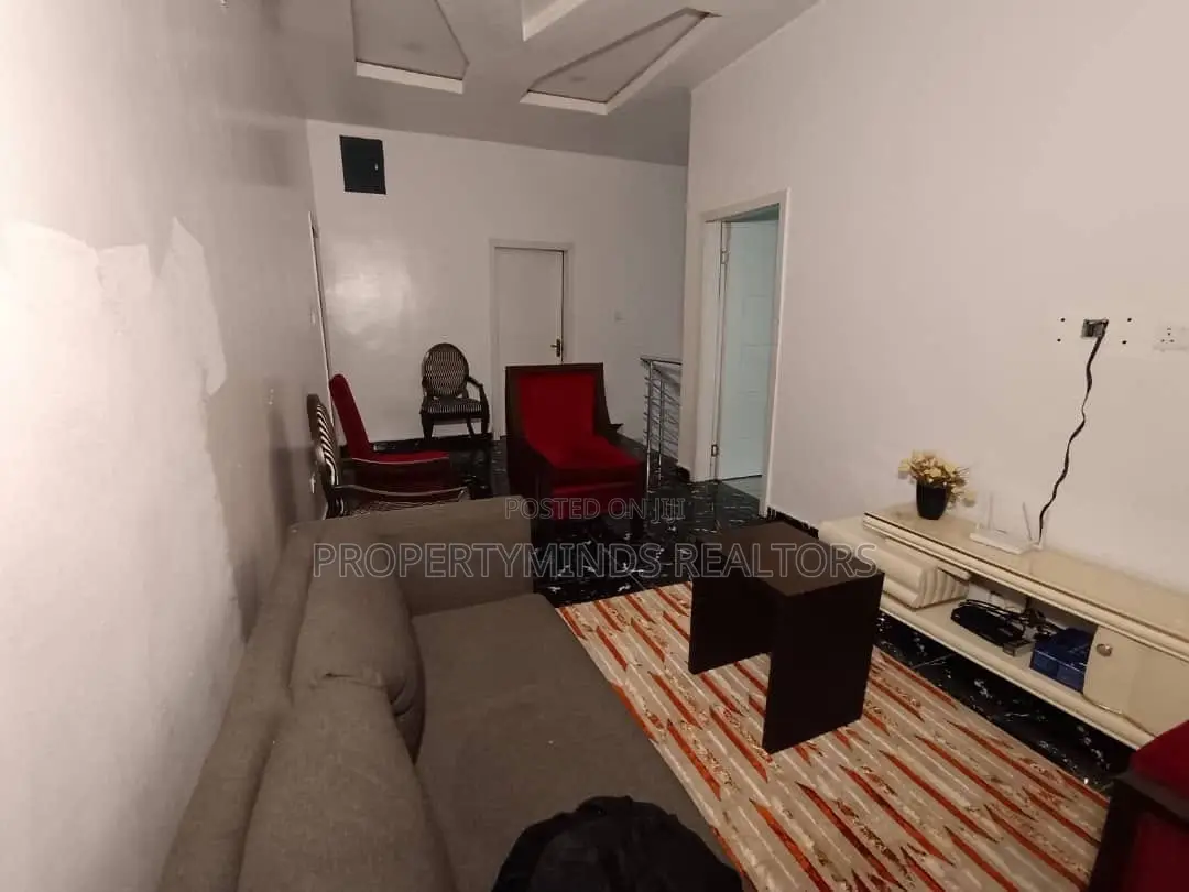 4bdrm Duplex in Chevron for sale in Chevron