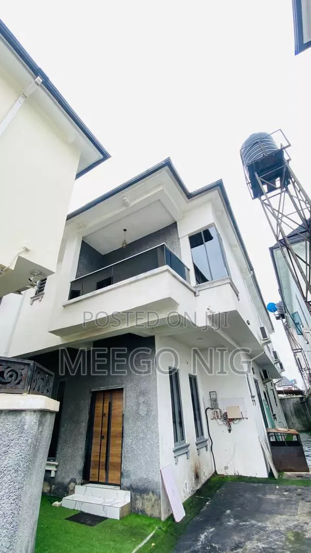Furnished 4bdrm Duplex in Chevron for sale in Chevron