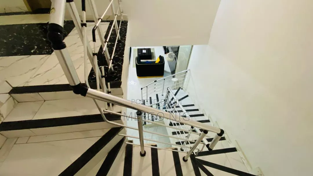 Furnished 4bdrm Duplex in Chevron for sale in Chevron