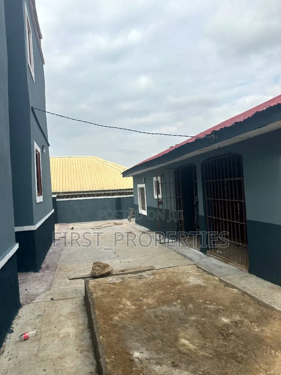 3bdrm Block of Flats in Oritamerin Elebu, Akala Express for rent in Akala Express