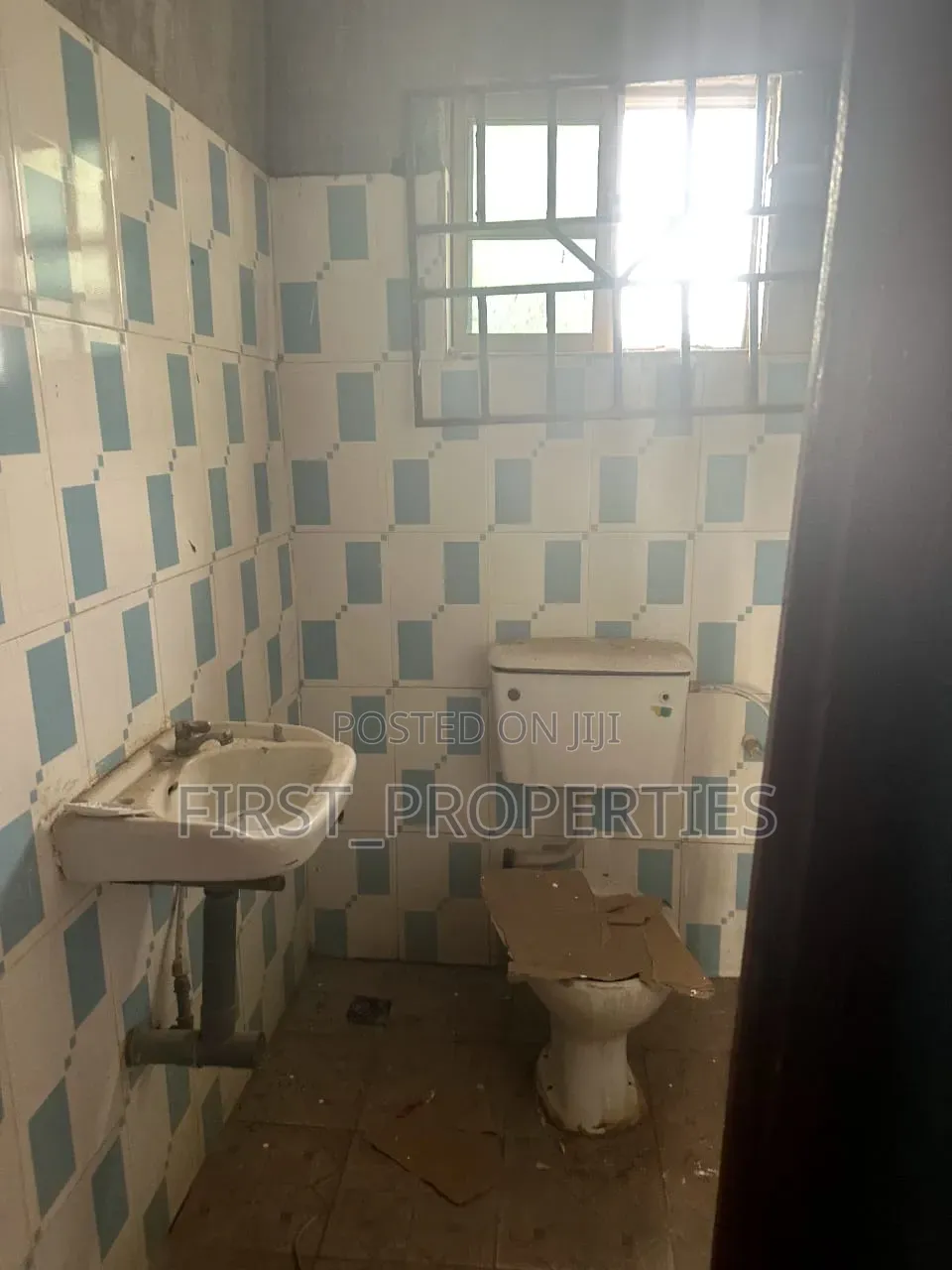 3bdrm Block of Flats in Oritamerin Elebu, Akala Express for rent in Akala Express
