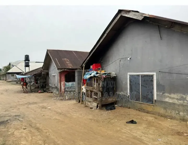 10 Units of One Bedroom Flat, 6 Unit of Selfcon ,10 Unit of One Room, in Port-Harcourt