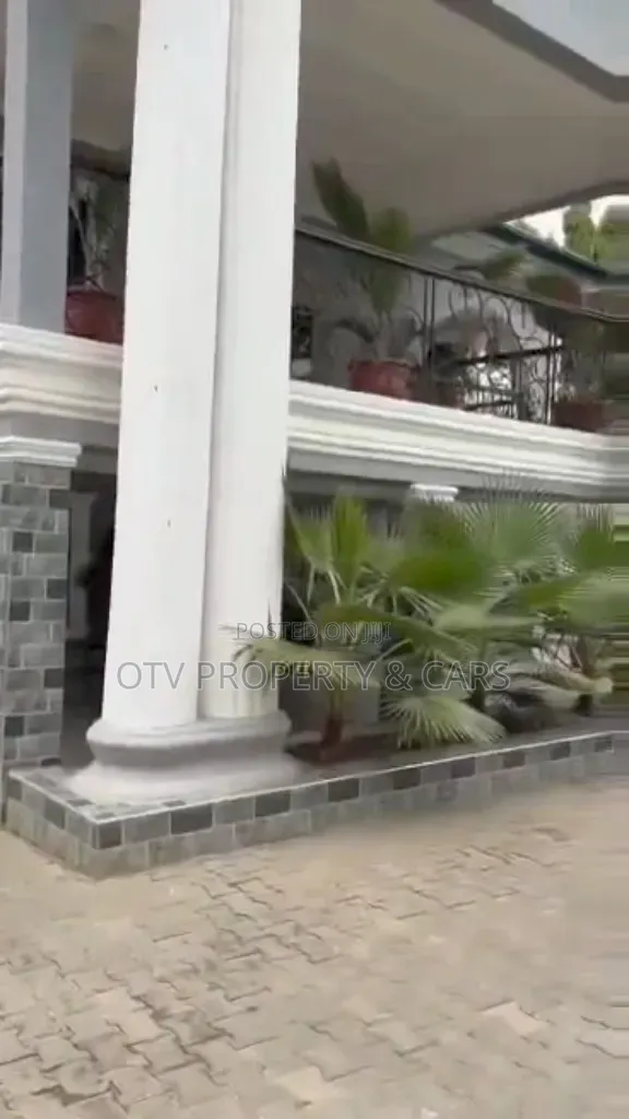 5bdrm Duplex in Maitama for sale in Maitama