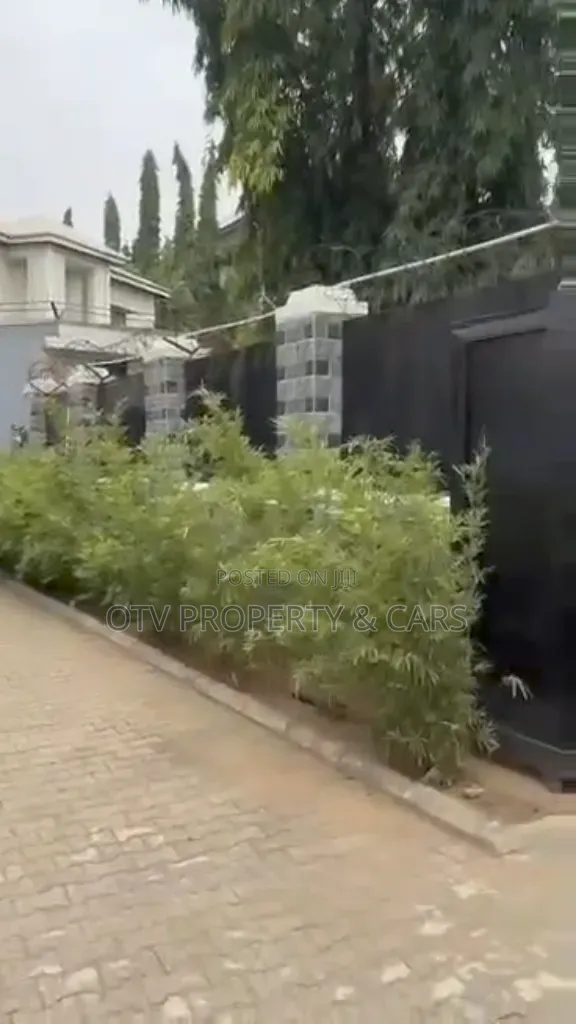 5bdrm Duplex in Maitama for sale in Maitama