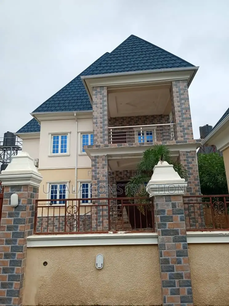 4bdrm Duplex in FHA for sale in FHA