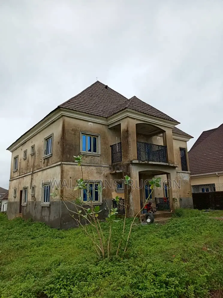 5bdrm Duplex in FHA for sale in FHA